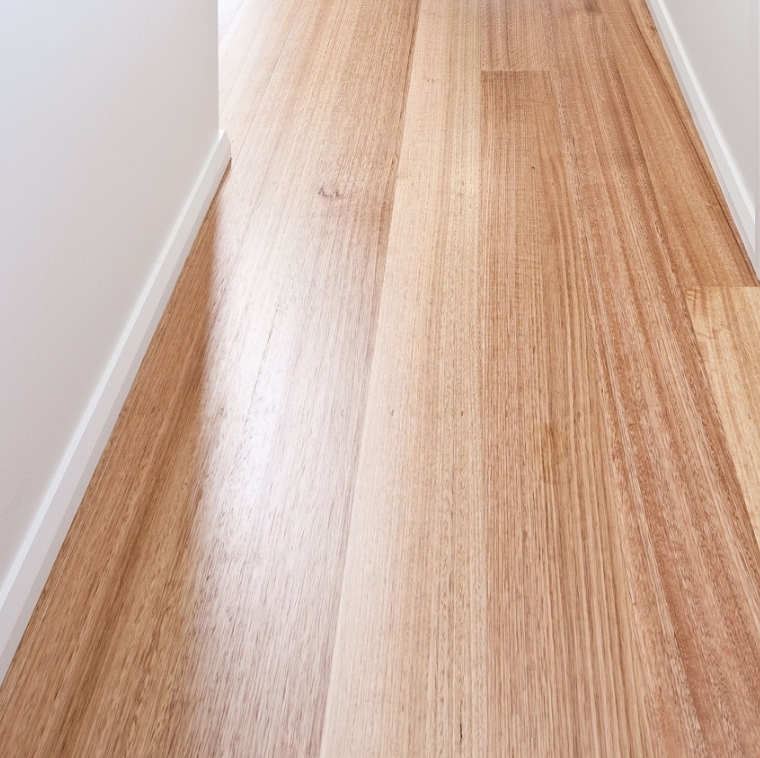 example before and after of Flooring sanding and finishing in a hallway of apartment, Seven sisters